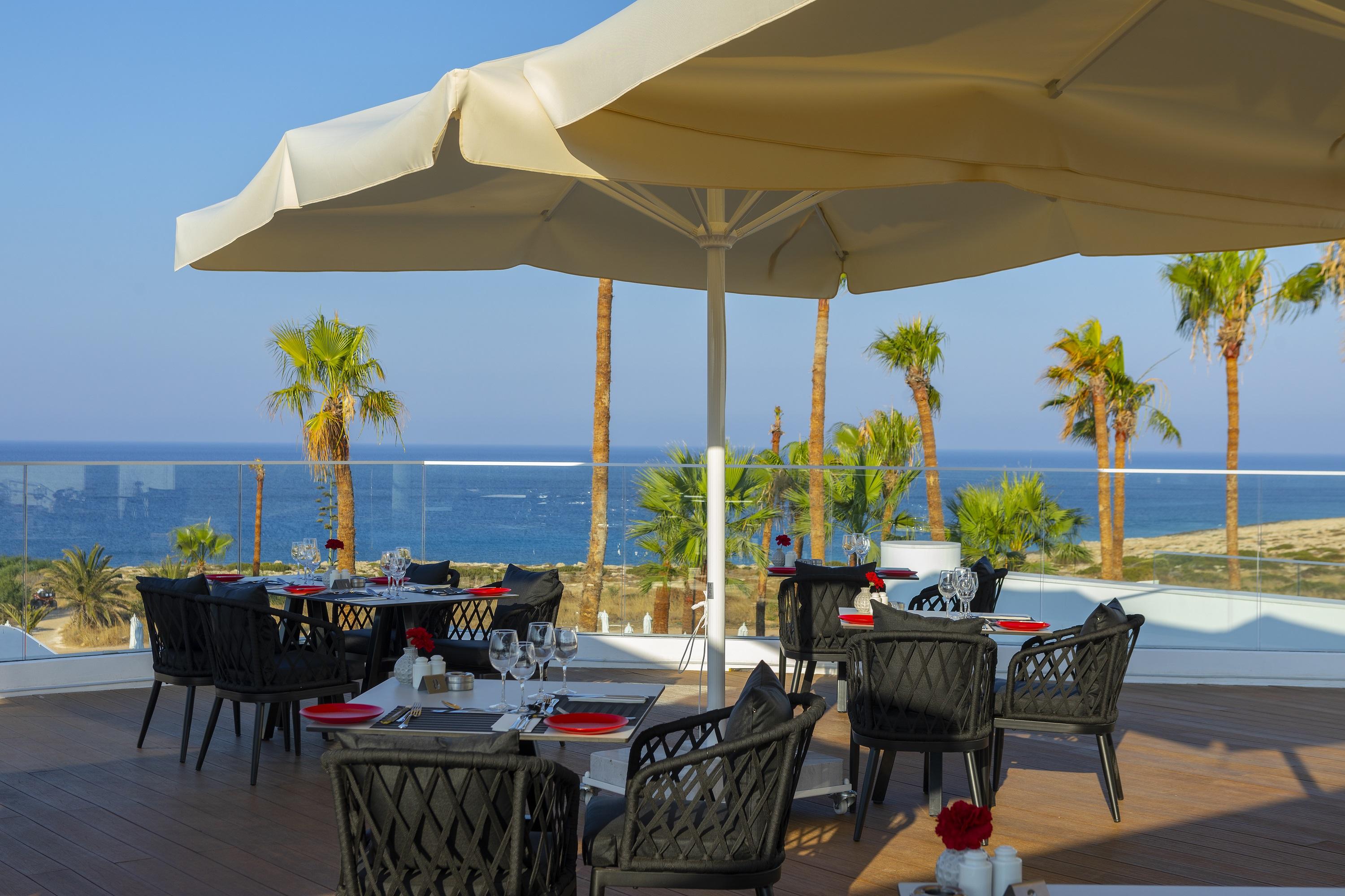 מלון Leonardo Crystal Cove & - Adults Only